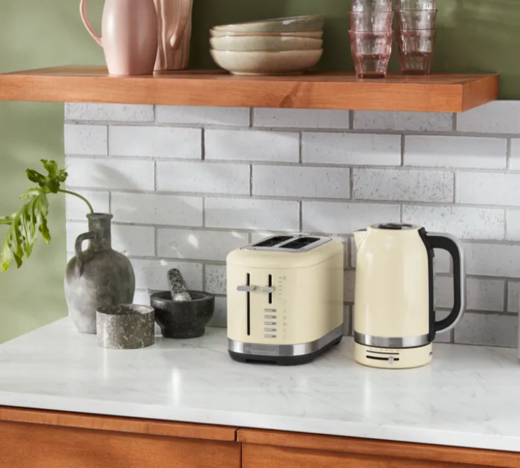 Bouilloire à température réglable 5KEK1701EAC crème 1.7 L - KitchenAid