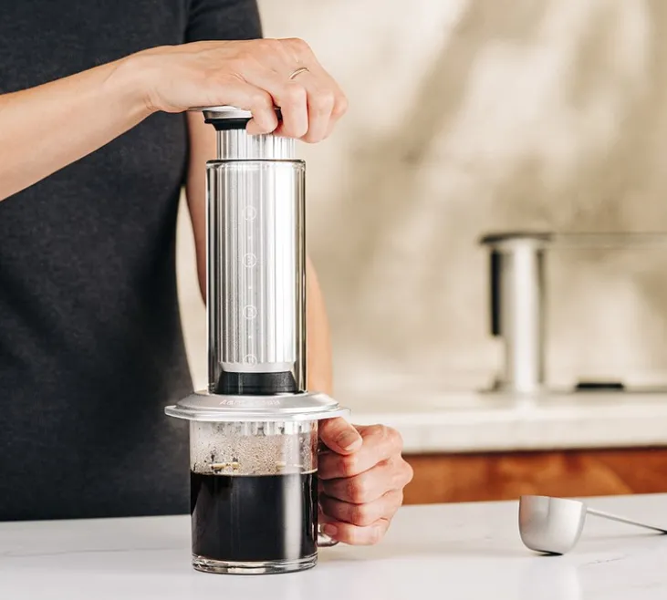 Cafetière nomade AEROPRESS Premium PR005 Silver