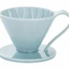 Dripper CAFEC Arita Flower bleu en porcelaine pour une tasse