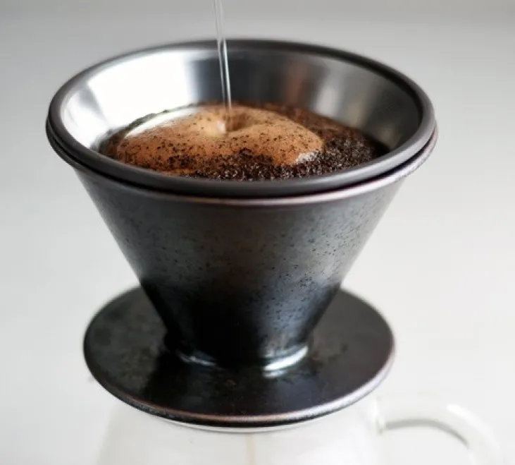 Dripper conique KINTO SCS-S01 en porcelaine noire 1 à 2 tasses