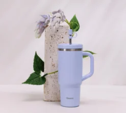 Gourde isotherme avec paille Travel cup glycine - 90 cl - QWETCH
