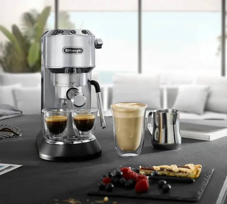 Machine expresso DELONGHI Dedica Arte EC885.M Metal buse vapeur LatteArt + Pack Barista