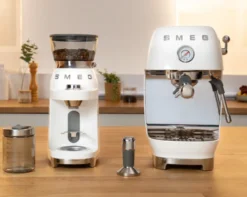 Machine expresso SMEG ECF03WHEU Blanche avec Cold brew