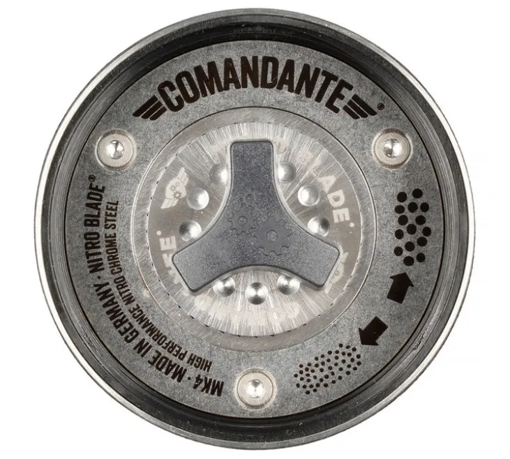 Moulin à café COMANDANTE C40 MK4 Nitro Blade Virginia Walnut