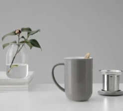 Mug Minima wool grey 50 cl avec infuseur inox - VIVA SCANDINAVIA