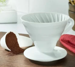 Pack HARIO V60 drip assist avec dripper V60 blanc 4 tasses