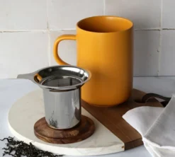 Tisanière en grès 47.5 cl Jaune et couvercle en acacia - OGO Living