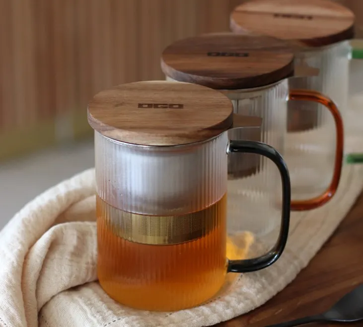 Tisanière en verre 475ml Gris fumé et couvercle bois acacia - OGO living